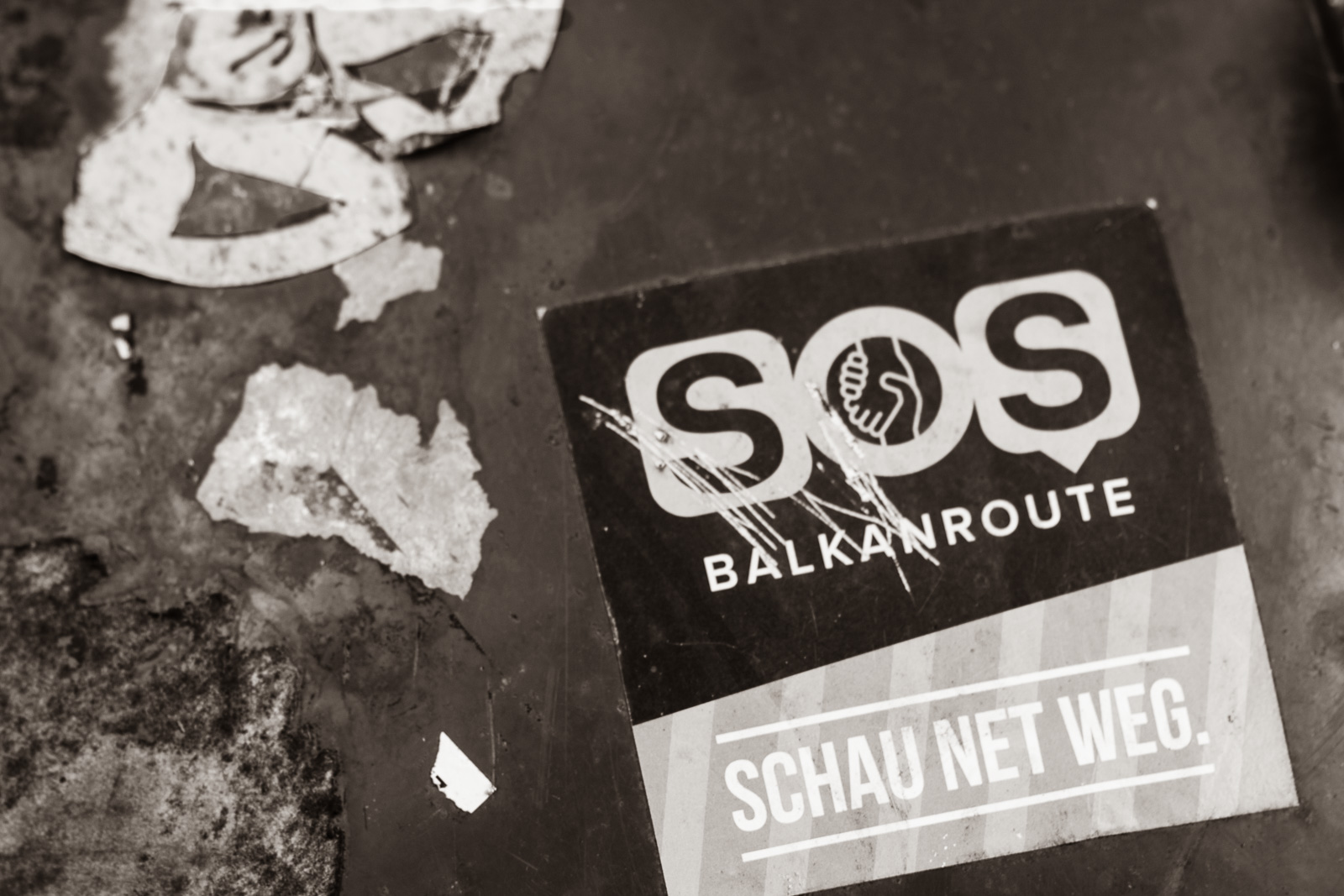 Disposable messages - Sticker SOS Balkan