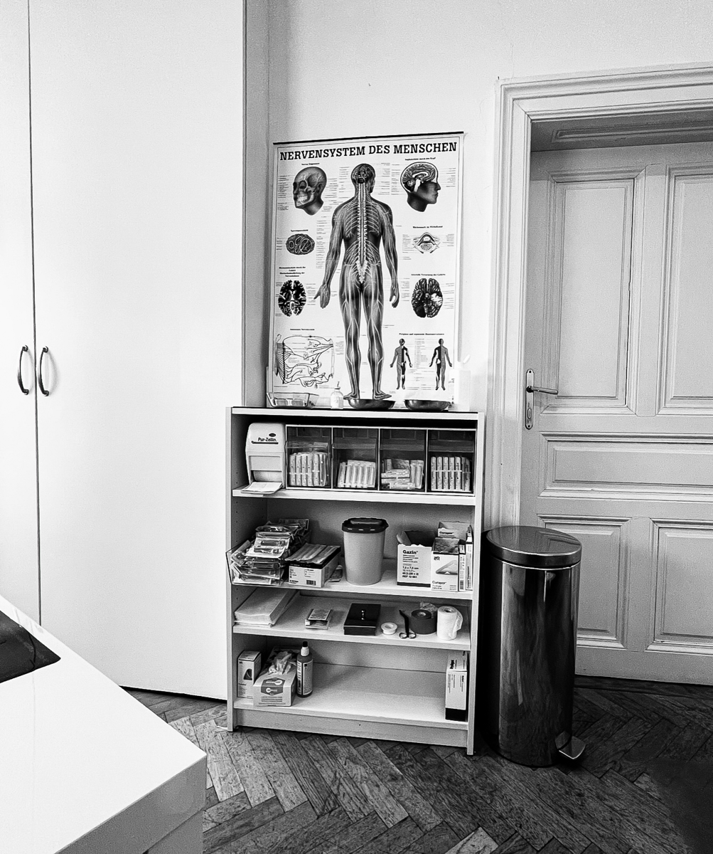 Bones - Orthopedist office