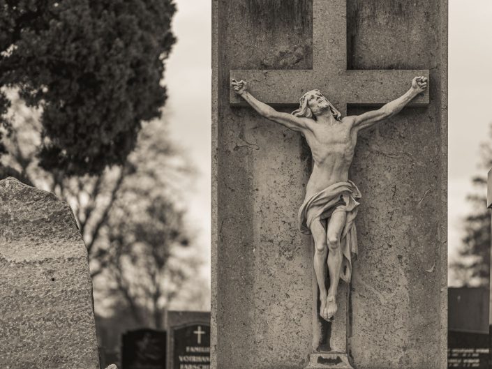 Vienna cemetery - Crucifix