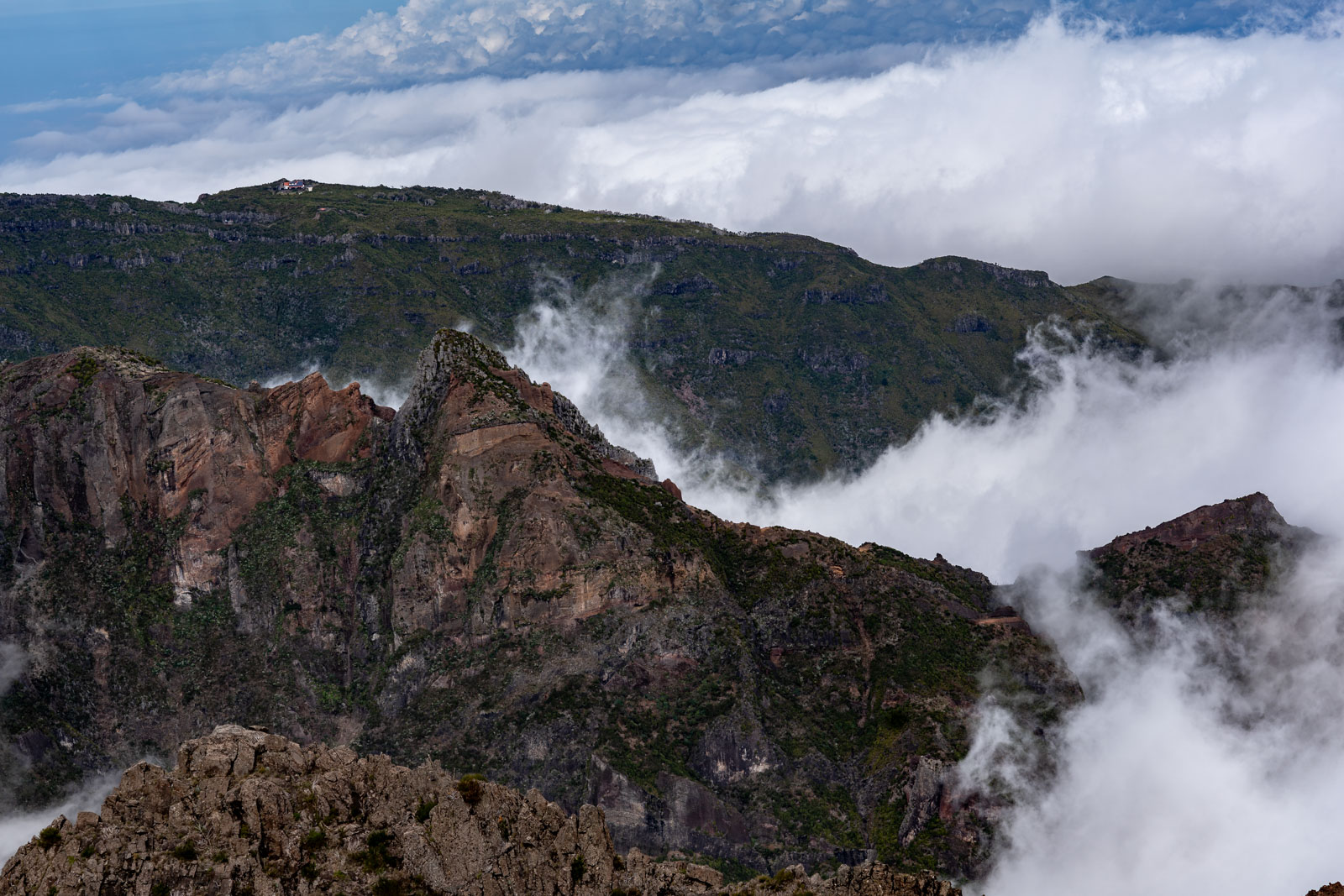 Navigating the mist towards clarity - Fog at Pico do Areeiro Madeira
